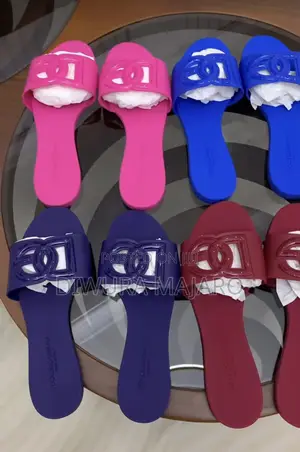 New Trendy Slippers for Women