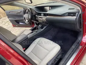 Lexus ES 2015 Red