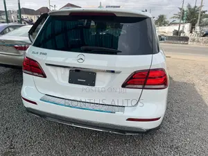 Mercedes-Benz GLE-Class GLE 350d 4MATIC 2017 White