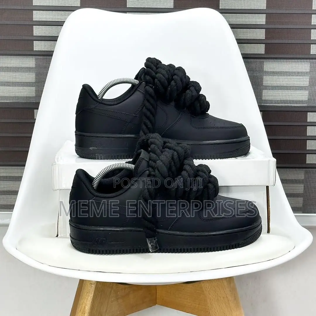 Chunky Laced Nike