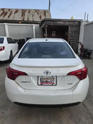 Toyota Corolla 2018 White