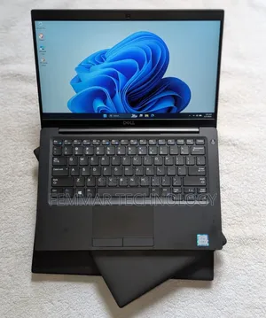 Laptop Dell Latitude 7390 8GB Intel Core i5 SSD 256GB