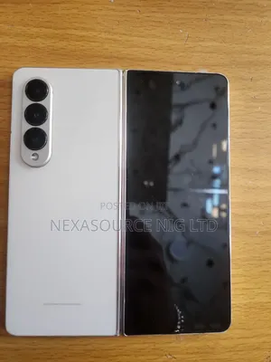 Samsung Galaxy Z Fold4 256 GB Gold