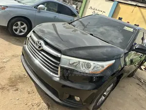 Toyota Highlander XLE V6 4x4 (3.5L 6cyl 6A) 2016 Black