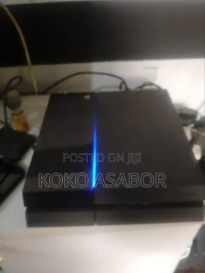 Play Station 4