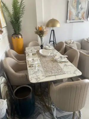 Fancy and Luxurious Dinning Table Set