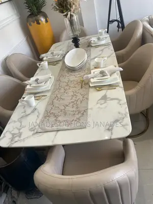 Fancy and Luxurious Dinning Table Set