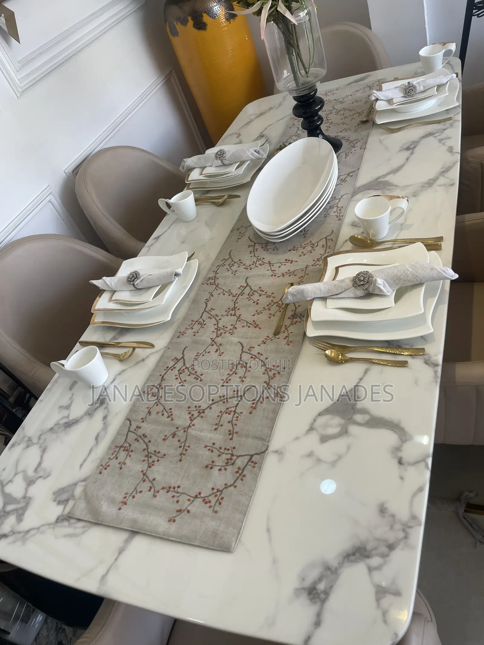 Fancy and Luxurious Dinning Table Set