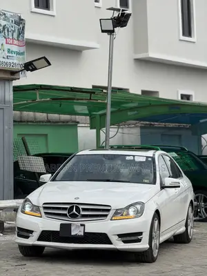Mercedes-Benz C300 Luxury 4Matic Sedan AWD (3.5L 6cyl 7A) 2014 White