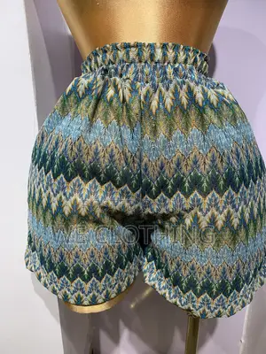 Stylish High-Waist Patterned Shorts – Comfortable Trendy