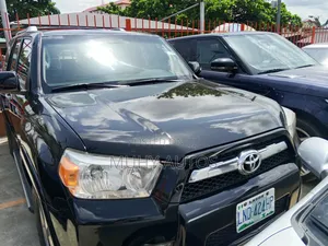 Toyota 4-Runner SR5 4WD 2010 Black