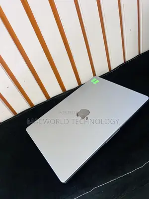 Laptop Apple MacBook Pro 2022 M2 16GB Apple M2 SSD 512GB