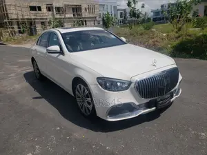 Mercedes-Benz E300 2018 White