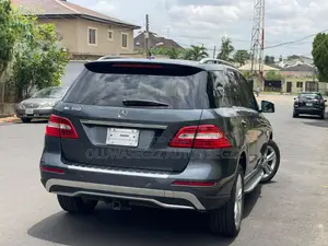 Mercedes-Benz M Class ML350 4dr SUV (3.5L 6cyl 7A) 2014 Gray
