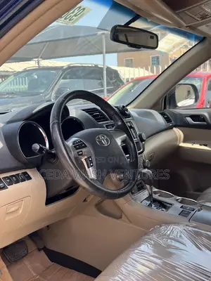Toyota Highlander 3.5L 2WD 2013 Blue