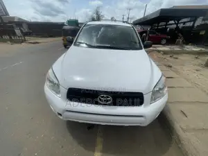 Toyota RAV4 2008 White
