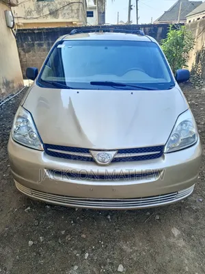Toyota Sienna CE 2005 Gold