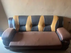Neatly Used Sitting Room Leather Chair