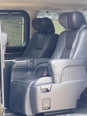 Toyota Granvia 2023 Black