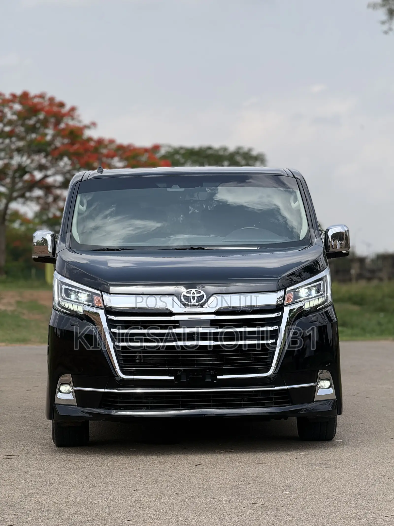 Toyota Granvia 2023 Black