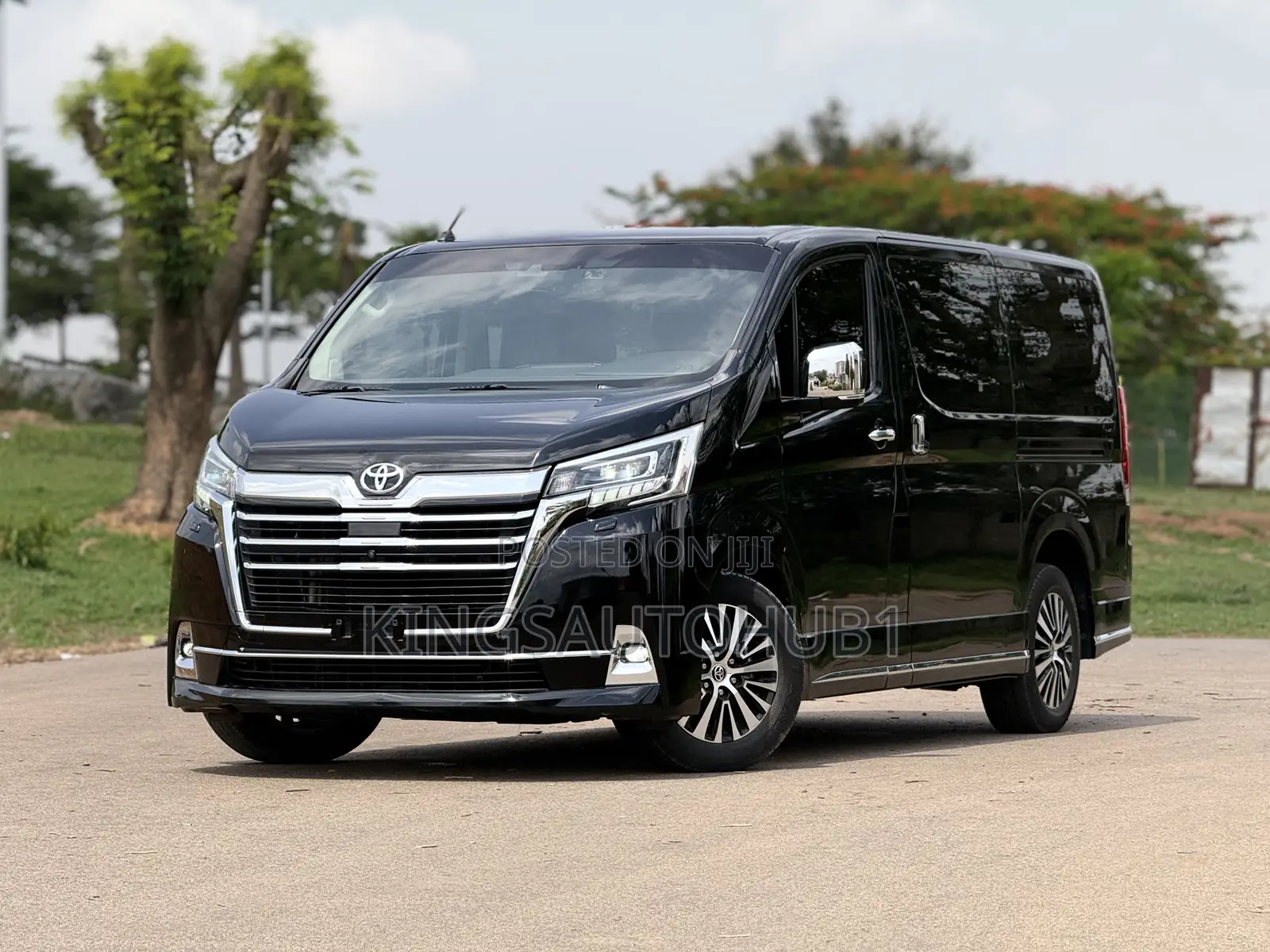 Toyota Granvia 2023 Black