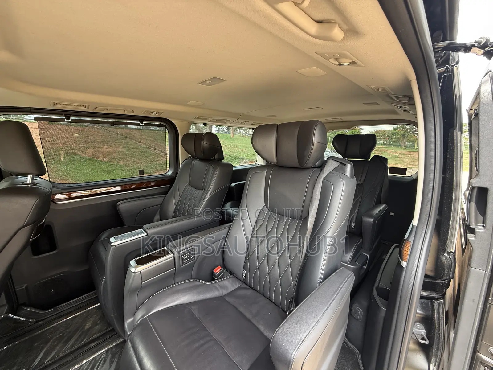 Toyota Granvia 2023 Black