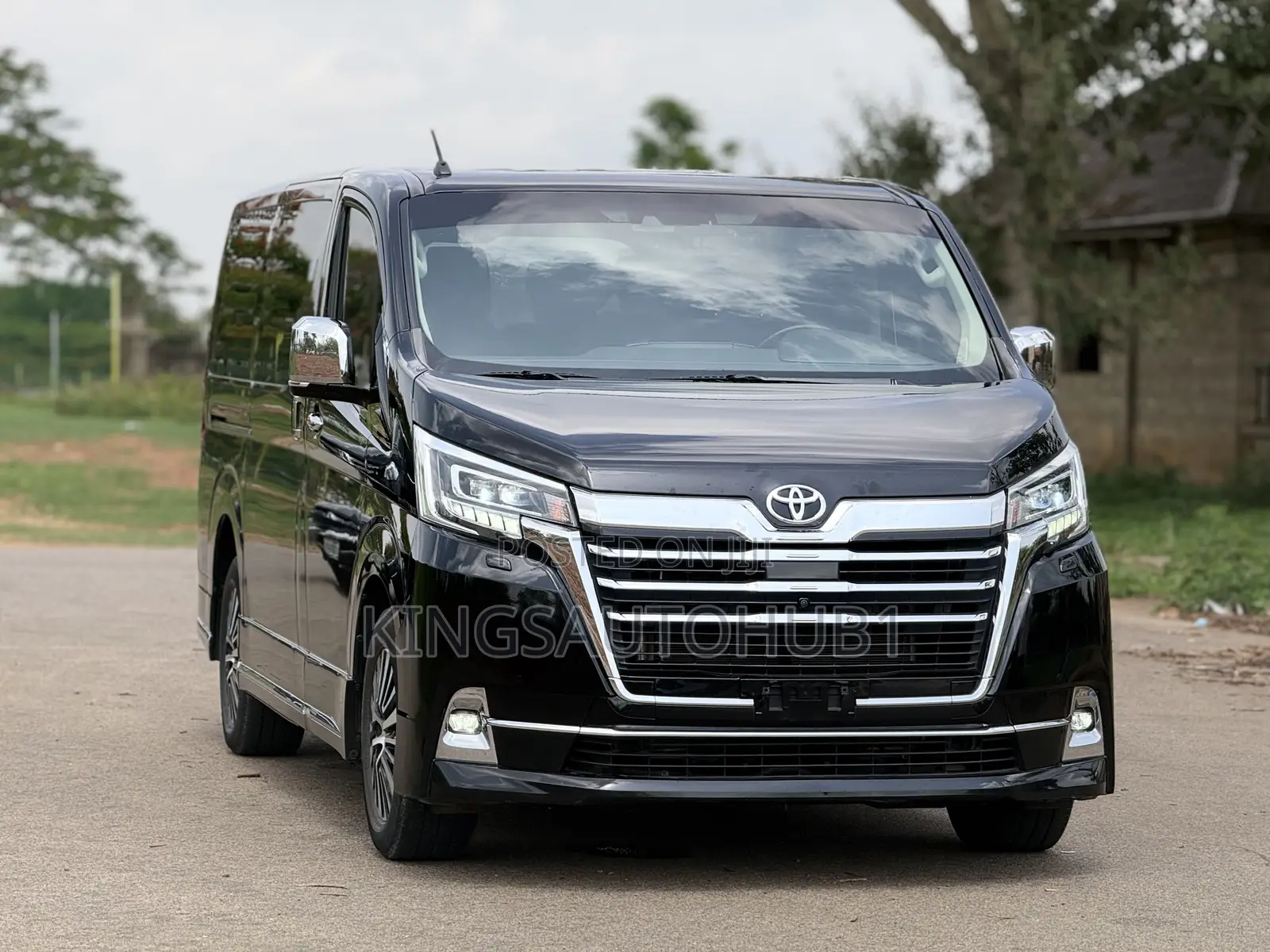 Toyota Granvia 2023 Black
