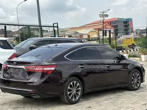 Toyota Avalon XLE FWDSedan (3.6L 6cyl 6A) 2016 Maroon