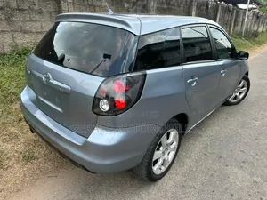 Toyota Matrix Hatchback FWD (1.8L 4cyl 5M) 2006 Blue