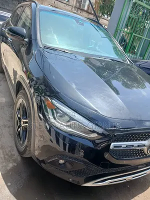 Mercedes-Benz GLA 250 2021 Black