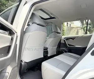 Toyota RAV4 Limited AWD 2023 White
