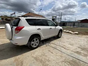 Toyota RAV4 200 4X4 Automatic 2008 White