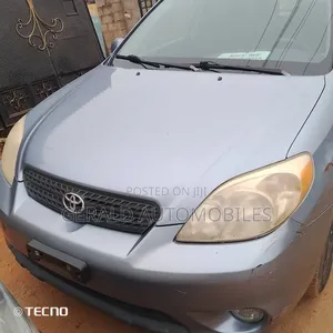 Toyota Matrix XR Hatchback FWD (1.8L 4cyl 4A) 2007 Blue