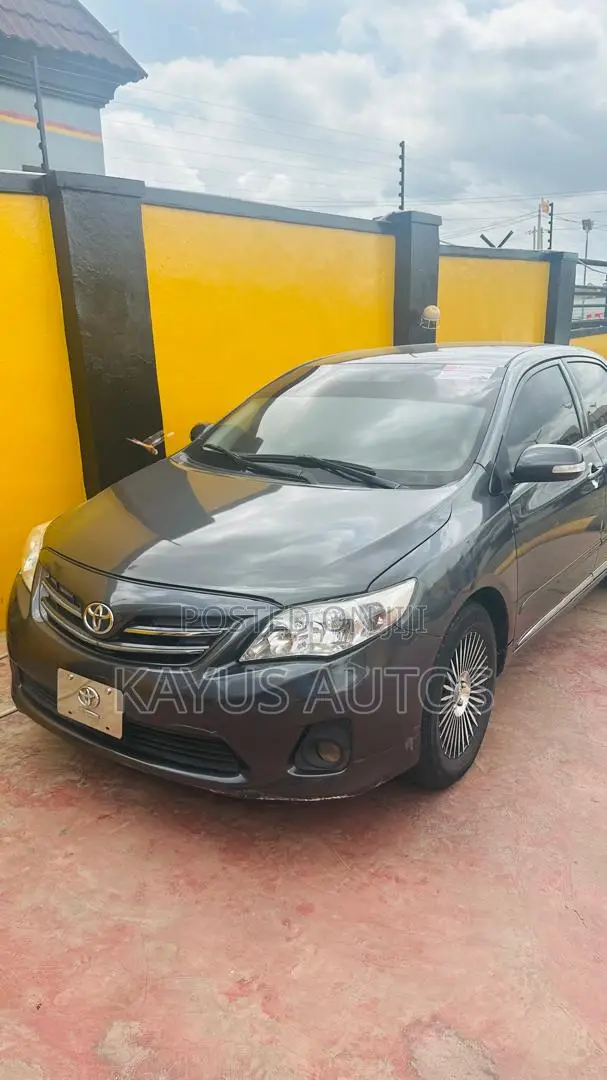 Toyota Corolla LE 4dr Sedan (1.8L 4cyl 4A) 2012 Gray