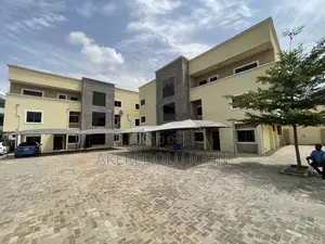 4bdrm Townhouse / Terrace in Mabushi for rent