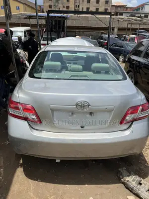 Toyota Camry 2010 Silver