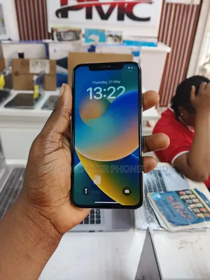 Apple iPhone X 64 GB White