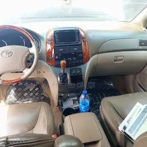 Toyota Sienna 2005 White