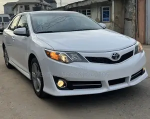 Toyota Camry SE 4dr Sedan (2.5L 4cyl 6A) 2012 White