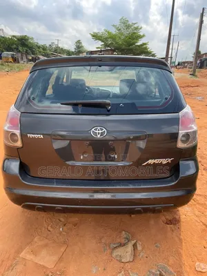 Toyota Matrix Hatchback FWD (1.8L 4cyl 5M) 2006 Black