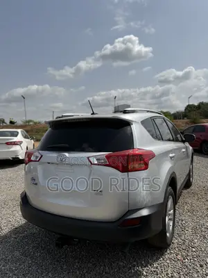 Toyota RAV4 LE 4dr SUV AWD (2.5L 4cyl 6A) 2014 Silver