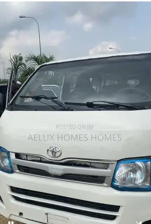 Toyota HiAce 2012 White