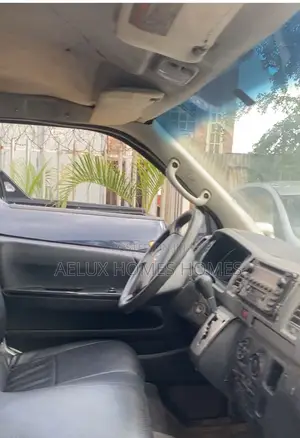 Toyota HiAce 2012 White