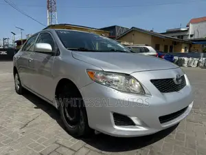 Toyota Corolla LE 4dr Sedan (1.8L 4cyl 4A) 2010 Silver