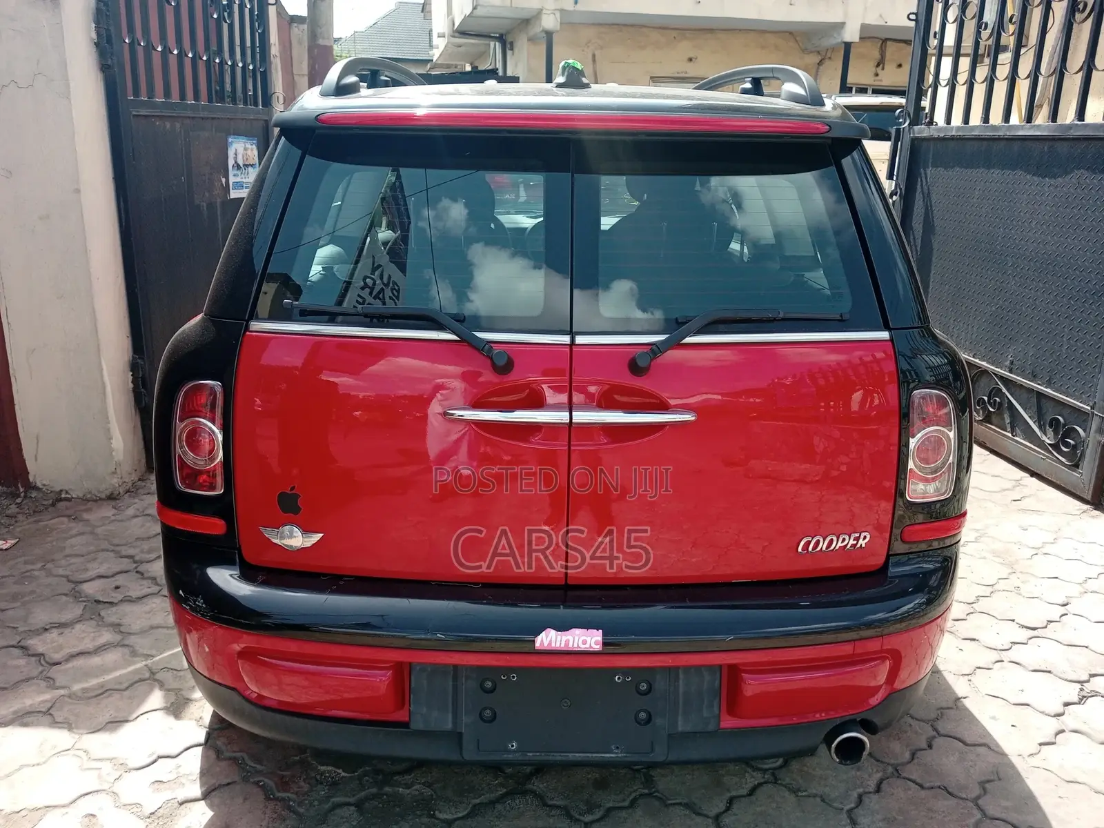 Mini Cooper 2012 Red