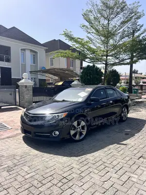Toyota Camry SE 4dr Sedan (3.5L 6cyl 6A) 2014 Black