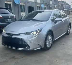 Toyota Corolla XLE 2020 Silver