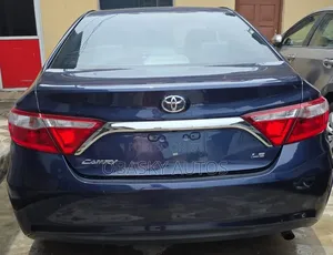 Toyota Camry LE 4dr Sedan (2.5L 4cyl 6A) 2016 Blue