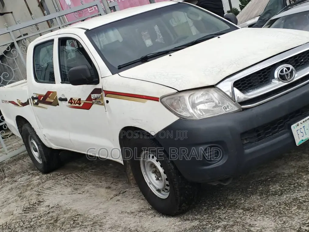 Toyota Hilux 2008 White