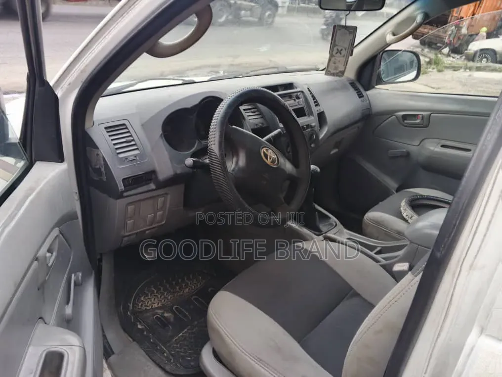 Toyota Hilux 2008 White